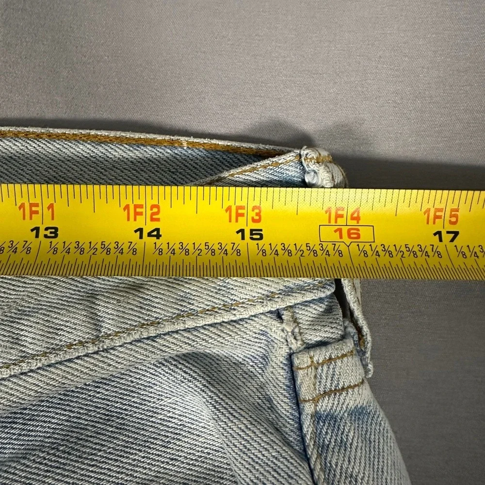 Levis light wash